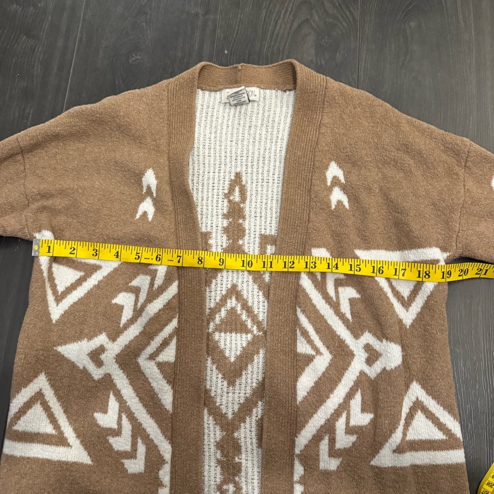 Ruby Moon - Patterned Cardigan - Picture 2 of 7